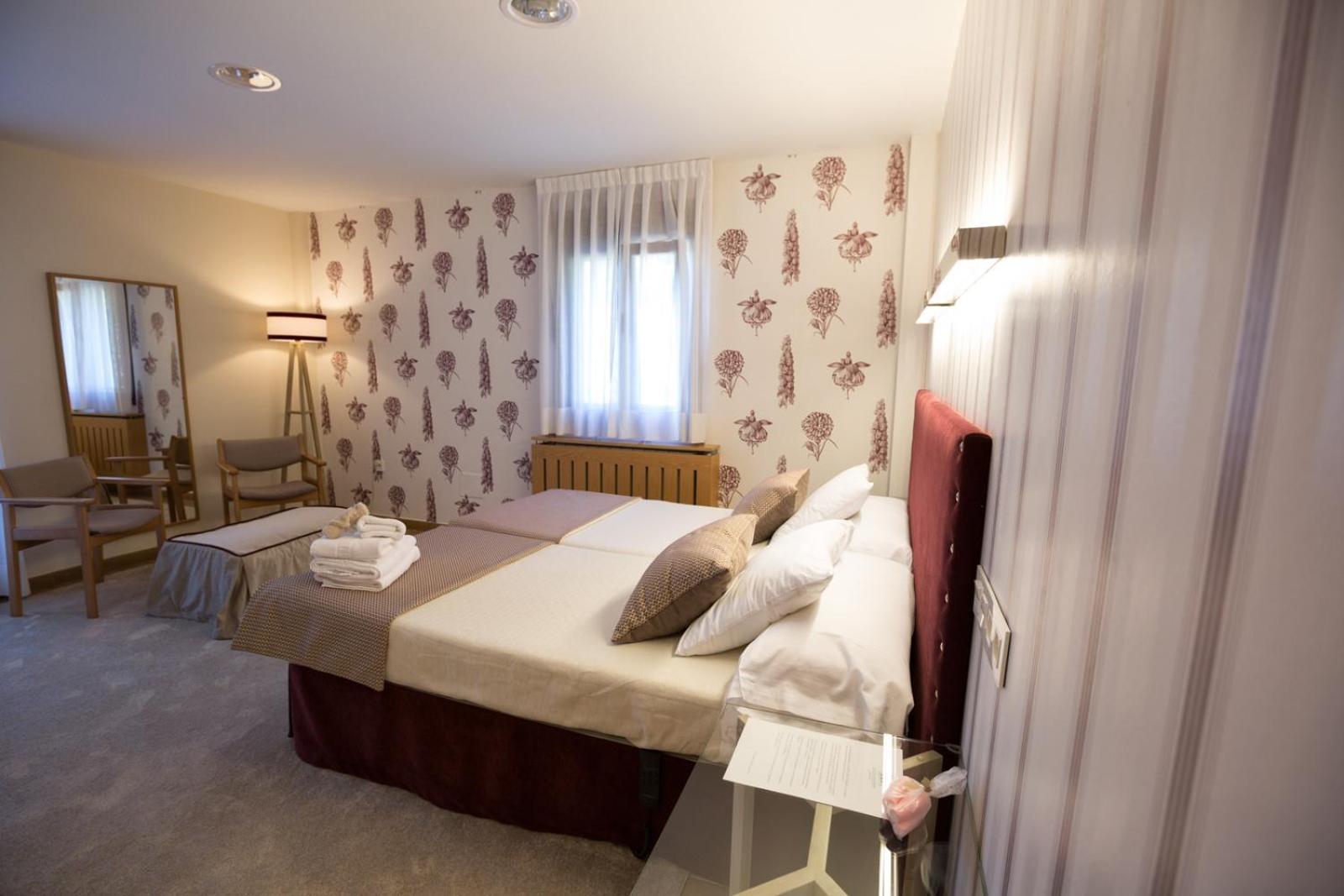 Hotel La Casona De Llerices Onís Екстериор снимка