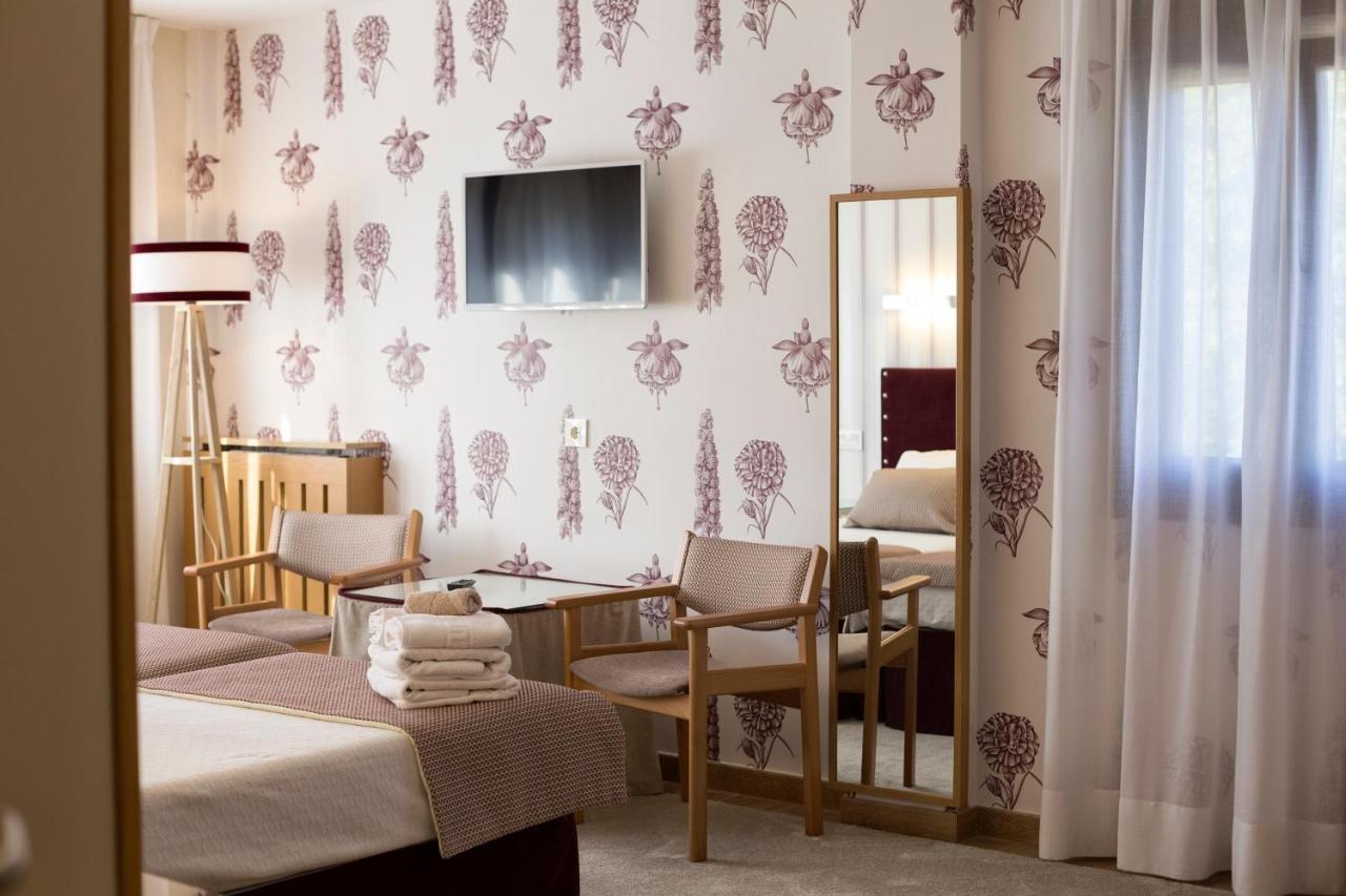 Hotel La Casona De Llerices Onís Стая снимка